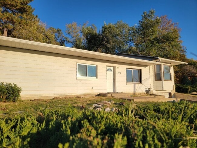 Building Photo - 210 N 700 E