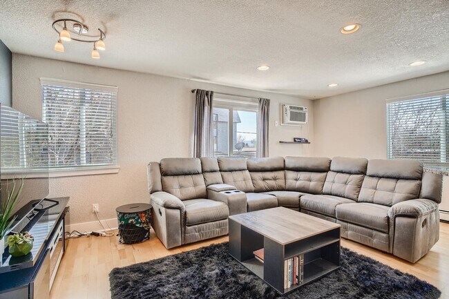 Foto del edificio - LOCATION LOCATION!!  Washington Park remod...