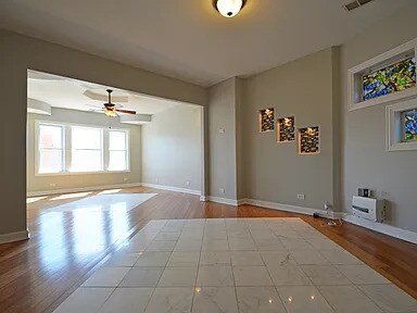 Foto del edificio - 1922 W 47th St