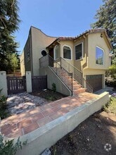 Building Photo - 401 Quartz St