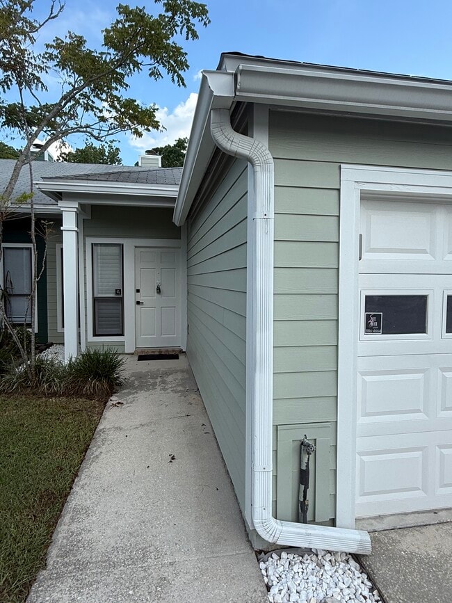 Foto del edificio - 4084 Stillwood Dr
