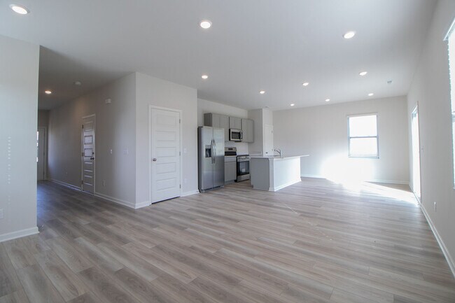 Foto del edificio - 1247 Ross Farms Blvd