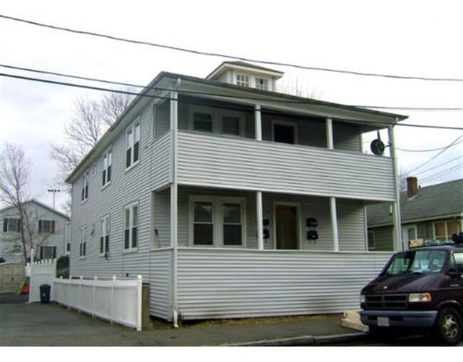 Building Photo - 38 Grossman St