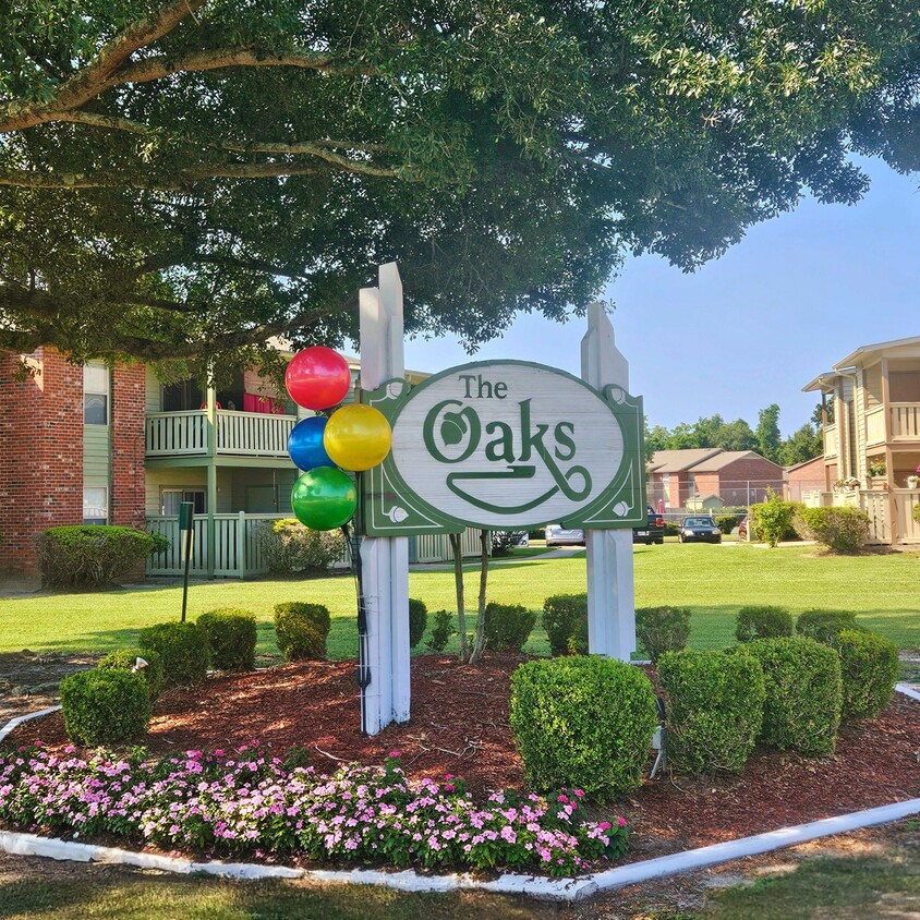 Foto principal - The Oaks Apartments