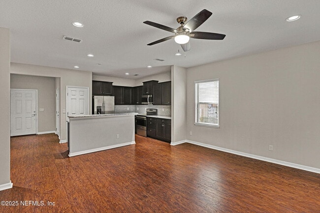 Building Photo - 7019 Buroak Ct