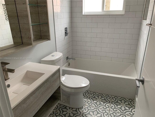 Building Photo - 8484 NW 23rd Manor