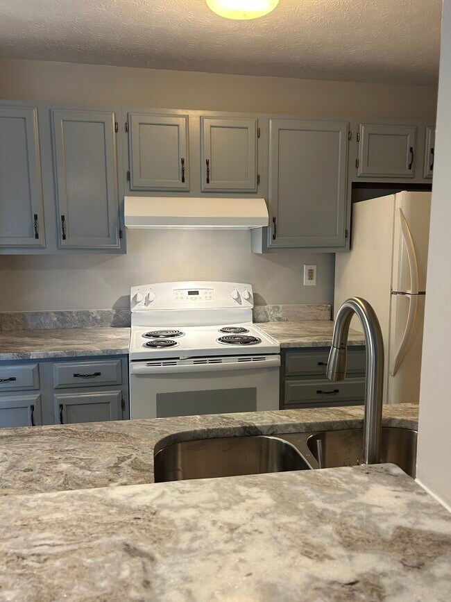 148 Mallard Glen Dr Unit 4, Centerville, OH 45458 Condo for Rent in