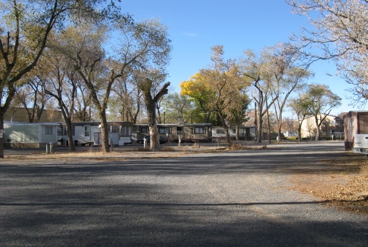Brookwood Mobile Home, RV Park and Motel Apartments in Lovelock, NV