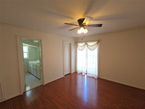 Building Photo - 9731 Briar Forest Dr