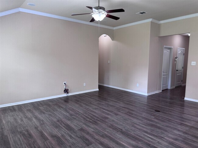 Foto del edificio - 151 Forest Heights Ln