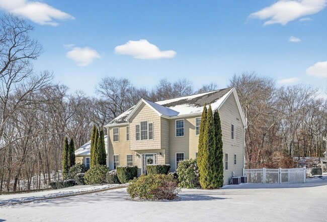 Building Photo - 3 Diana Hill Dr