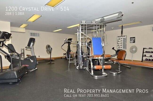 Foto del edificio - 1200 Crystal Dr