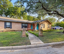 Building Photo - 3817 Parkwood St