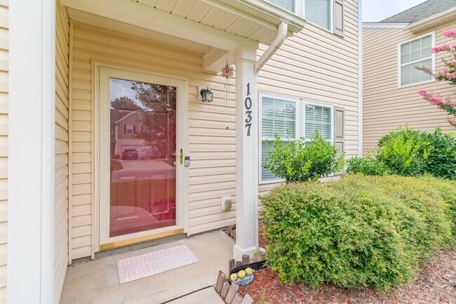 Building Photo - Move-in ready home in Ft. Mill