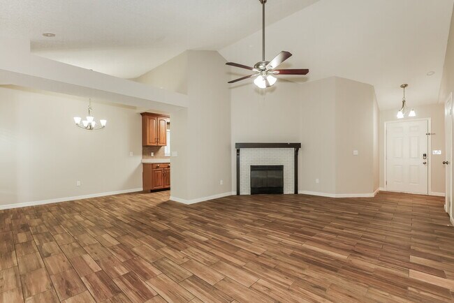 Building Photo - 1111 Tuxford Dr