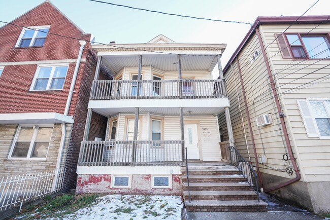 Building Photo - 104 Cambridge Ave