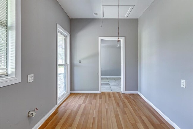 Building Photo - 6223 Lavender St