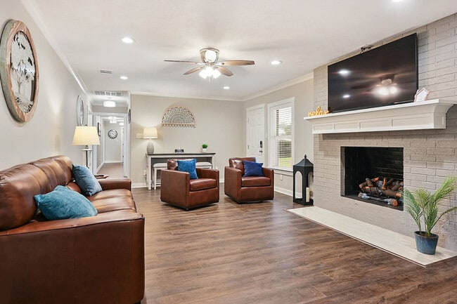 Foto del edificio - 1802 Carter Creek Pkwy