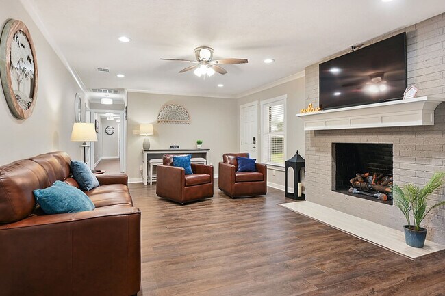 Foto del edificio - 1802 Carter Creek Pkwy