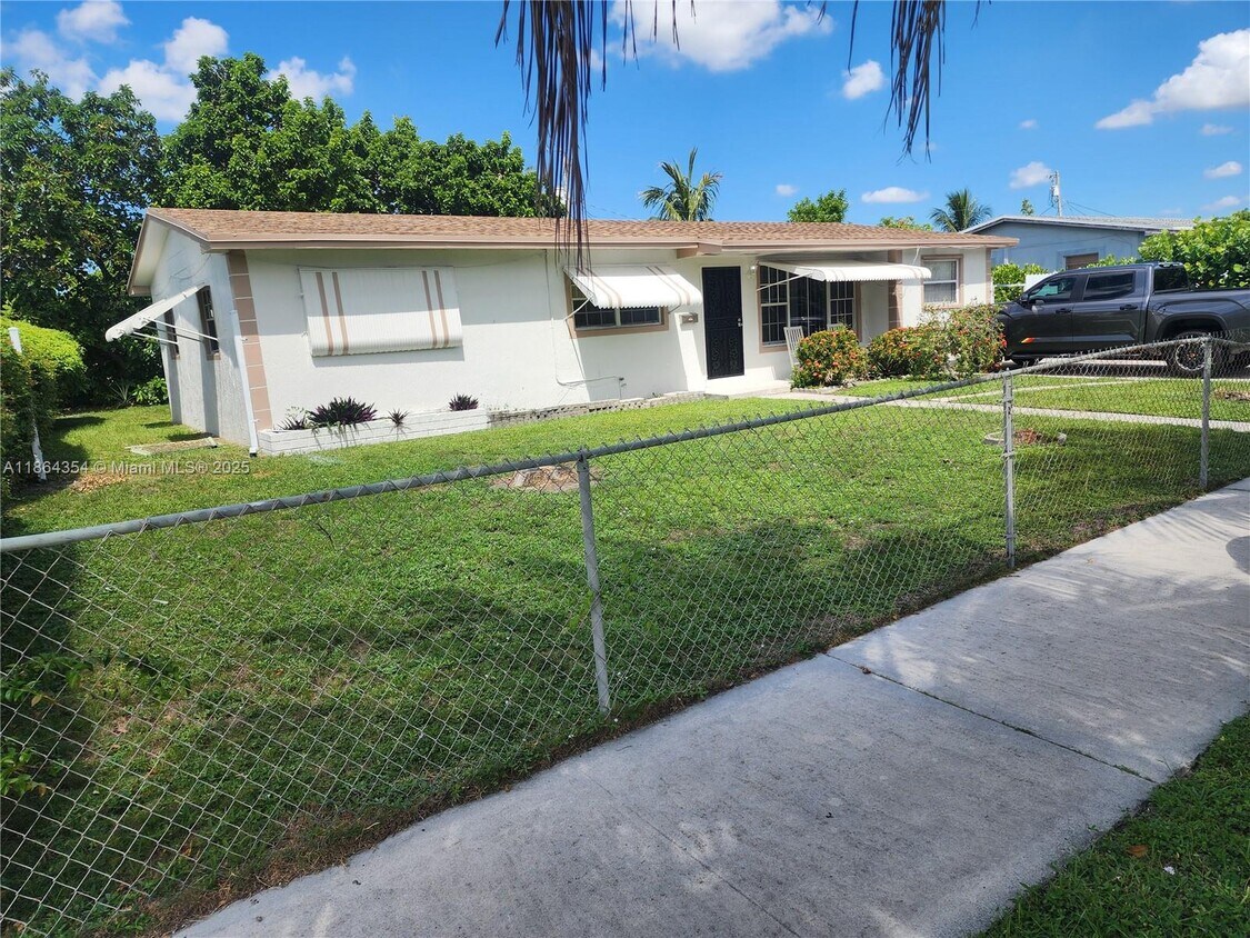 Primary Photo - 17200 NW 11th Ave