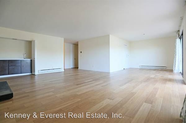 Building Photo - 21 Greenwood Bay Dr