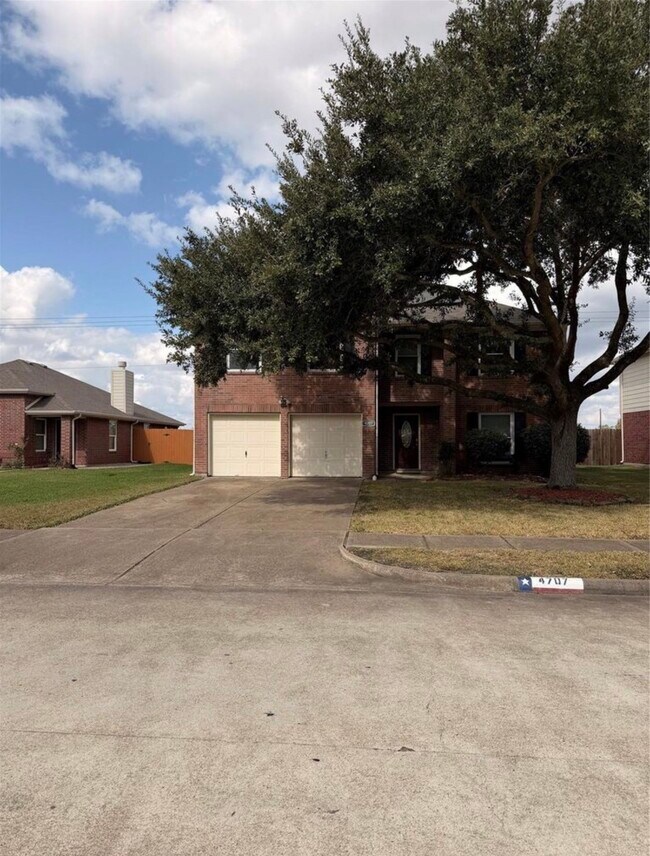 Building Photo - 4707 E Parma Dr