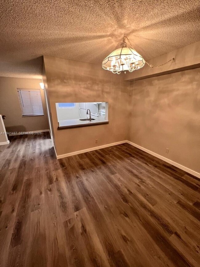 Building Photo - 403 Gardens Dr