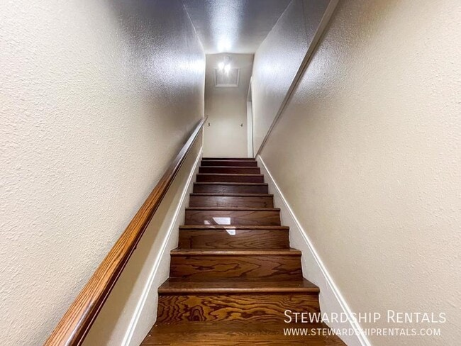 Foto del edificio - 893 W 5th Ave