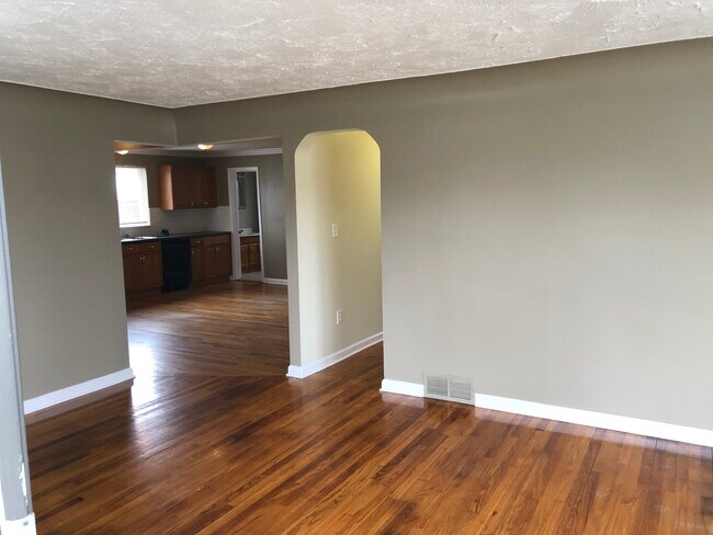 Foto del edificio - 14692 Chesterfield Ave