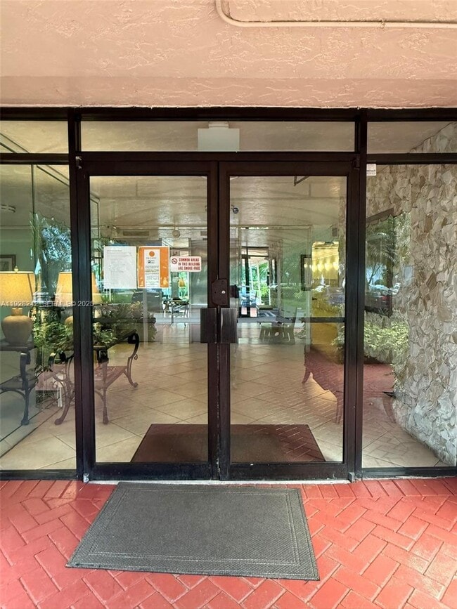 Building Photo - 3091 N Course Dr