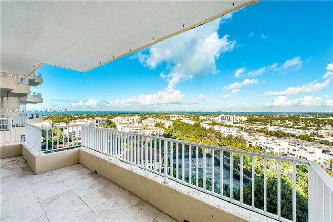 Foto del edificio - 781 Crandon Blvd