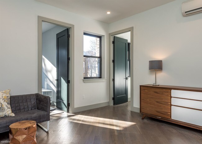 Foto del edificio - 106 Scholes St