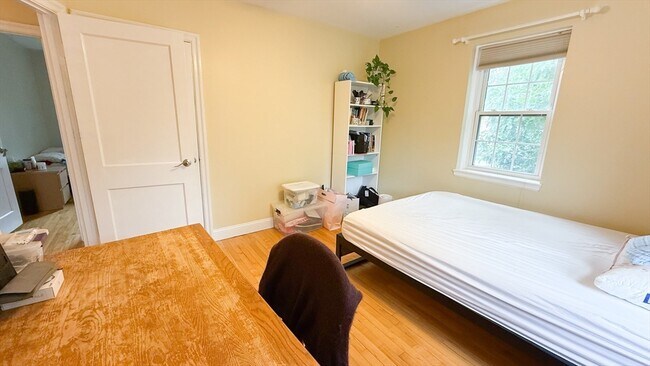 Foto del edificio - 21 Hammond Pond Pkwy