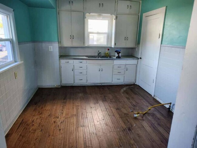 Foto del edificio - 3.0 bedroom in Anderson Indiana 46016