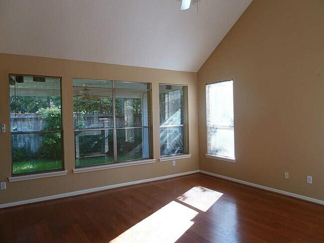 Foto del edificio - 22554 Bristolwood Ct