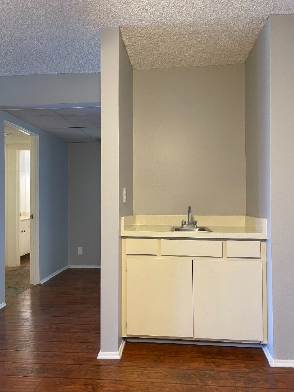 Foto del edificio - 4730 Natick Ave