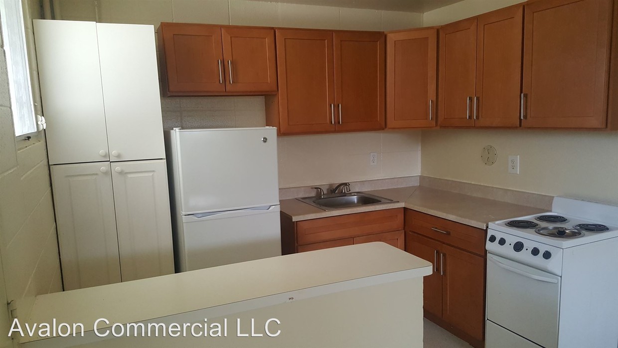 Primary Photo - 807 N Vineyard Blvd