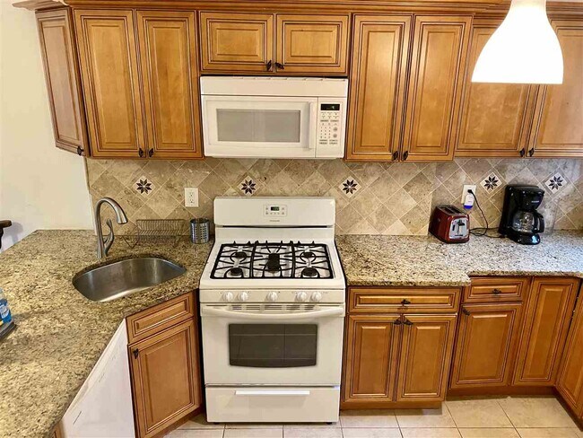 Foto del edificio - 691 Bergen Ave