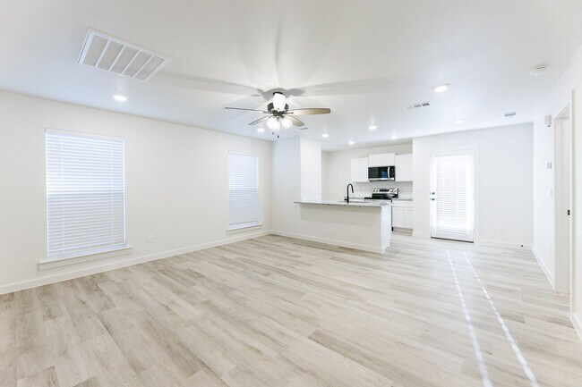 Foto del edificio - Beautiful New Construction Near New Frenship Schools!