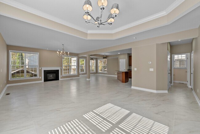 Building Photo - Embrace Elegant Living in Gainesville!