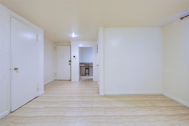 Building Photo - 25 Burns St