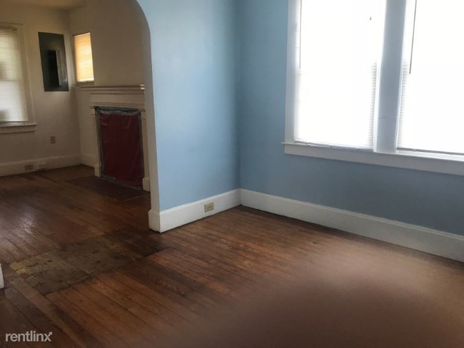 Building Photo - 1 br, 1 bath House - 917 Dayton Avenue