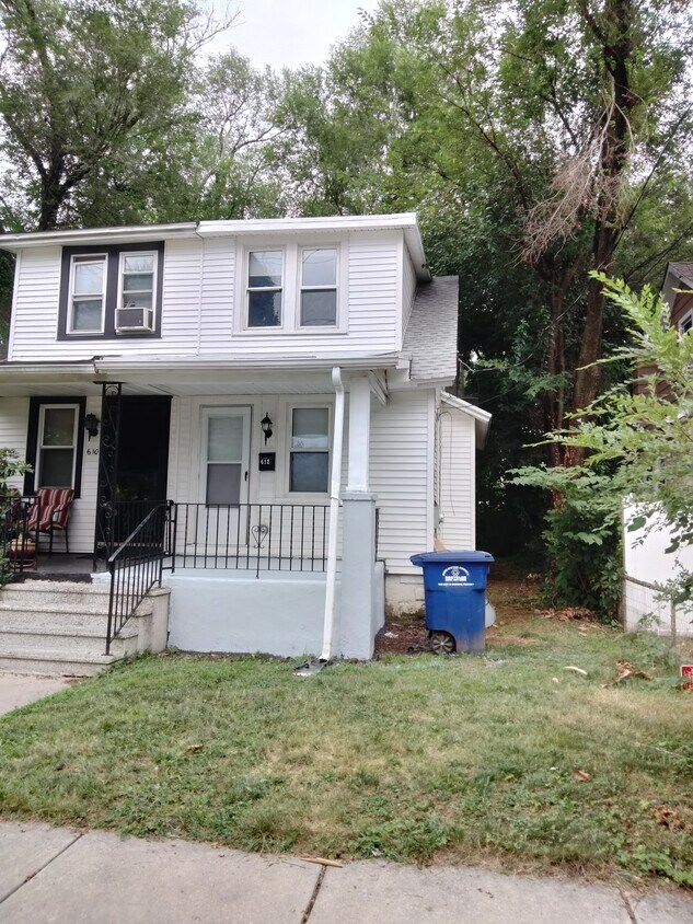 Foto principal - 612 2nd St