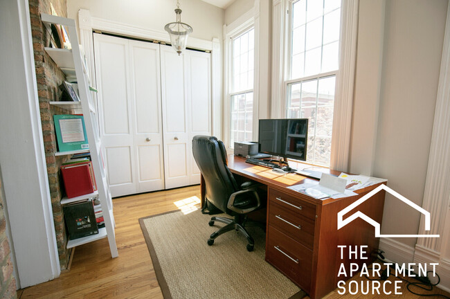 Foto del edificio - 1047 W Webster Ave