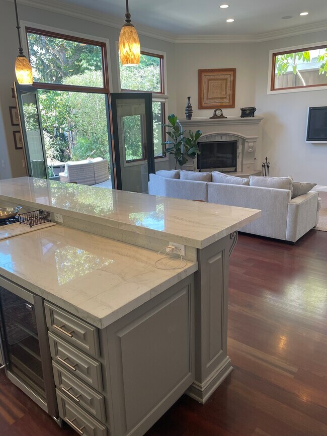Foto del edificio - 3404 N Poinsettia Ave