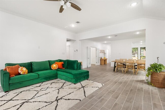 Foto del edificio - 16011 Country Bend Rd