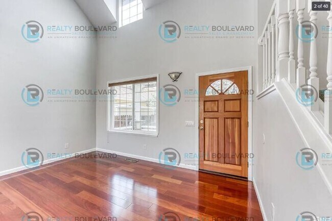 Foto del edificio - 3 Bedroom 2 Bath Home with access to Pool,...