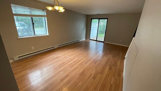 Foto del edificio - 46 Village Hill Ln