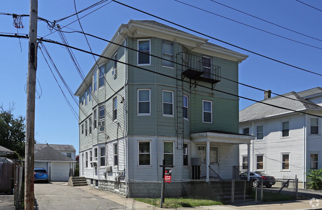 Primary Photo - 14-16 Privet St
