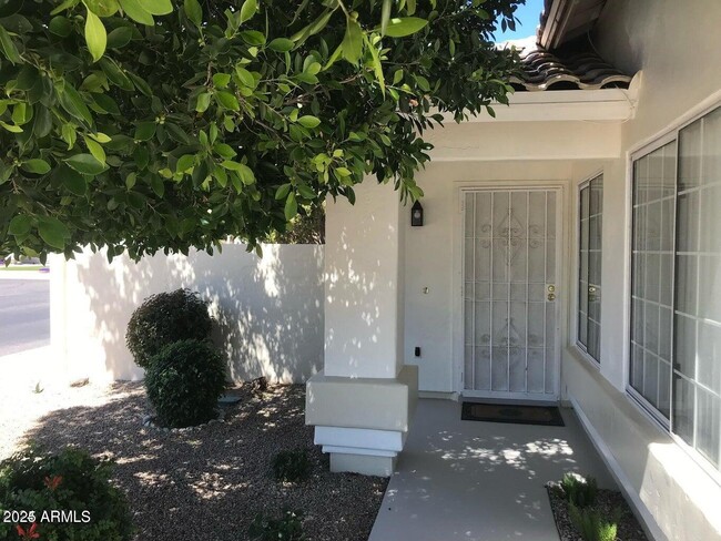 Building Photo - 7160 W La Senda Dr